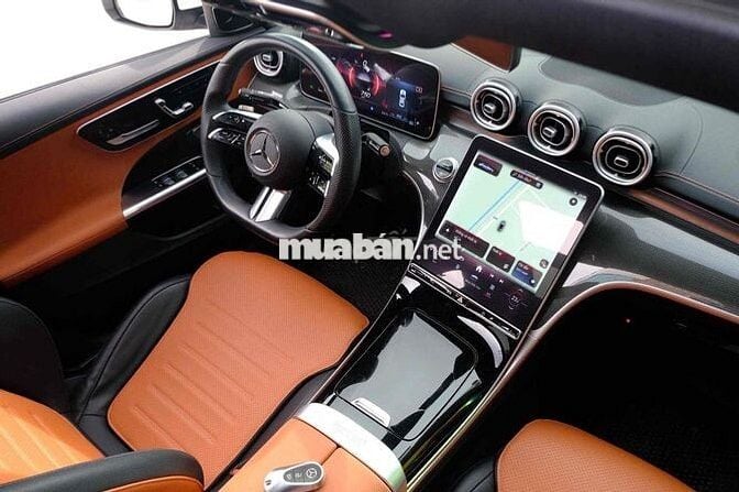 Mercedes Benz C300 AMG 2021 - 24000 km