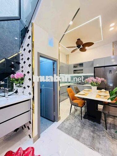 BÁN NHÀ MỚI - SÁT HẺM XE HƠI - KẾ BÊN ĐH CÔNG NGHIỆP