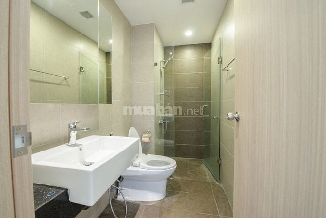 Cho thuê căn hộ chung cư 590 CMT8, Quận 3, DT 107m2, 3PN, 16tr