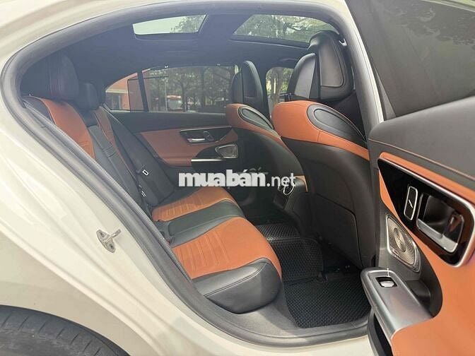 Mercedes Benz C300 AMG 2021 - 24000 km