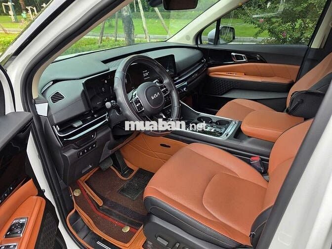 Kia Carnival 2025 Signature 2.2D - 8227 km