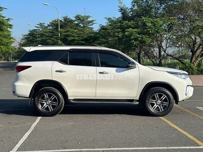 Toyota Fortuner 2.4AT 2019 diesel trắng camay