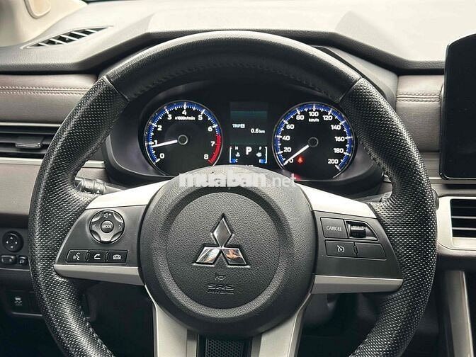 Mitsubishi Xpander 2022 AT Premium