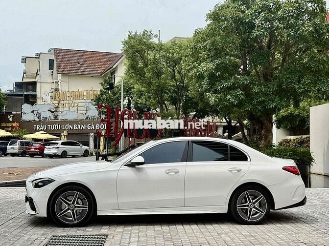 Mercedes Benz C300 AMG 2021 - 24000 km