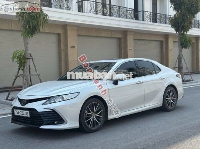 Toyota Camry 2.0Q 2022