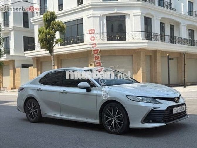 Toyota Camry 2.0Q 2022
