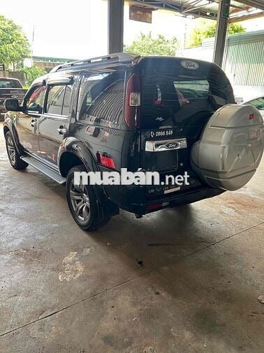 Ford Everest 2009 2.5L 4x2 MT - 100000 km