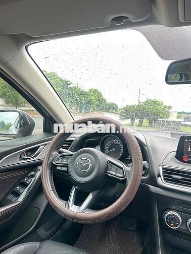 Mazda 3 2017 1.5 AT Sedan - 85000 km