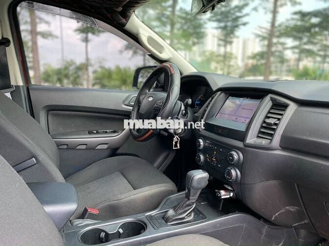 Ford Ranger XLS 2.2AT 2020 máy dầu 4x2