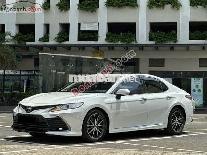 Toyota Camry 2.0Q 2022