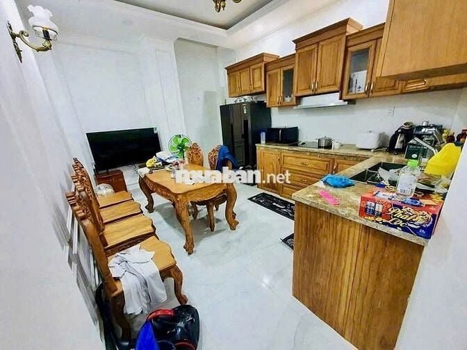 Bán nhà đúc 4 tầng, Cạnh khu Ẩm Thực Tô Hiệu. Dt: 85m2,HXH, Chỉ 7xxty