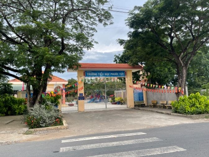 Lô đất HXH gần Khu Hành Chính sát thị trấn dt 130m2 ONT giá 800 TL
