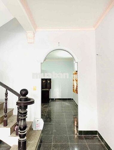 Nhà 1T1L 2PN sân rộng DT 4.5x25m hẻm xe hơi gần Phạm Văn Đồng