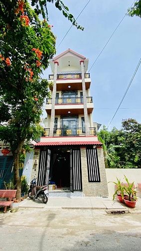 💥ANH CHÍN VỀ QUÊ BÁN NHÀ XÃ BÀ ĐIỂM ĐƯỜNG 10M THÔNG  5 x 16M 3 LẦU 