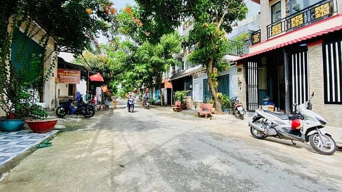 💥ANH CHÍN VỀ QUÊ BÁN NHÀ XÃ BÀ ĐIỂM ĐƯỜNG 10M THÔNG  5 x 16M 3 LẦU 