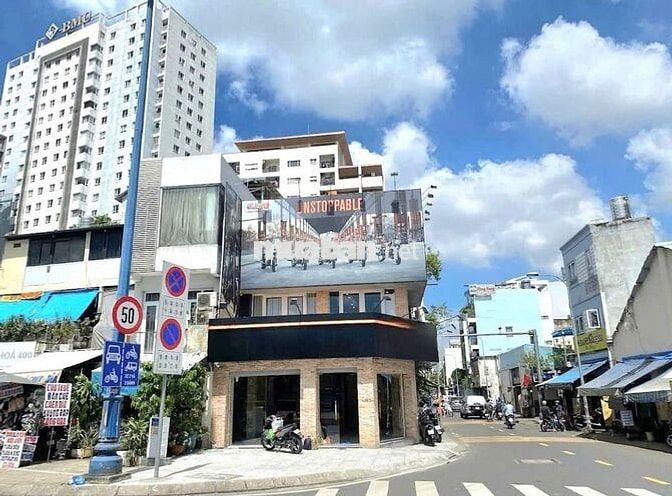 CHÍNH CHỦ Nhà Góc 2MT 394 Võ Văn Kiệt, Quận 1 - TRỆT LẦU, VỈA HÈ RỘNG