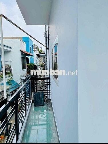 Nhà 1T1L 2PN sân rộng DT 4.5x25m hẻm xe hơi gần Phạm Văn Đồng