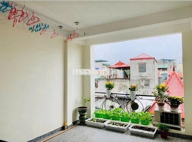 Chính chủ gửi bán nhà Võng Thị, Tây Hồ - ô tô đỗ cổng full nội thất