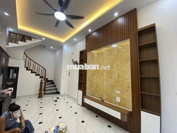 Hoàng Mai Ngõ Rộng Thênh Thang, 30m ra oto tránh, nhà đẹp 35m x 5 tâng