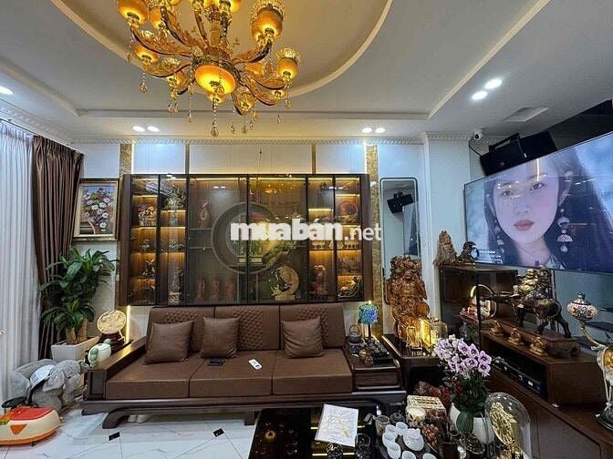 SIÊU PHẨM NHÀ PHỐ TÂN MAI ,THANG MÁY XỊN ,NỘI THẤT NHẬP KHẨU SÁT Ô TÔ