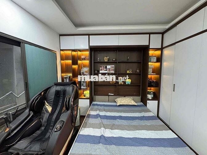 SIÊU PHẨM NHÀ PHỐ TÂN MAI ,THANG MÁY XỊN ,NỘI THẤT NHẬP KHẨU SÁT Ô TÔ