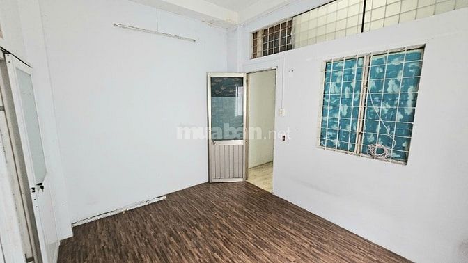 Cho thuê nhà hẻm 6m(XH) Lạc Long Quân, P.3, Q.11 giá 12tr