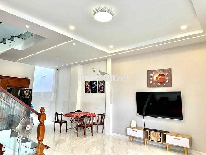CHO THUÊ NHÀ 4 PHÒNG NGỦ FULL NỘI THẤT PHÍA BẮC NHA TRANG