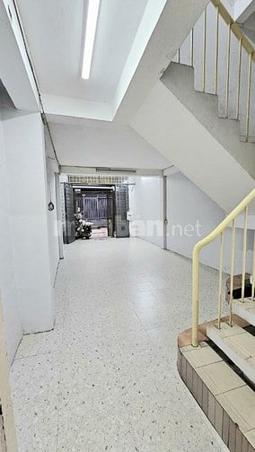 Cho thuê nhà hẻm 6m(XH) Lạc Long Quân, P.3, Q.11 giá 12tr