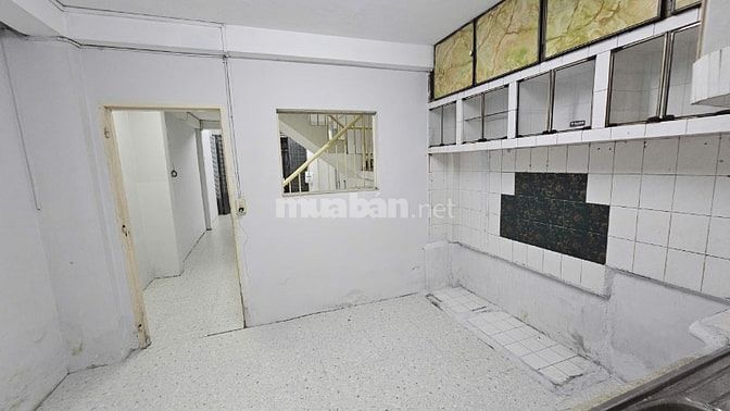 Cho thuê nhà hẻm 6m(XH) Lạc Long Quân, P.3, Q.11 giá 12tr