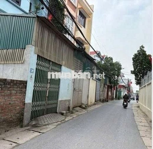 NHÀ 4 TẦNG MỚI XÂY – GẦN CHỢ HẬU – MẦM NON-KCN BTL 1KM.
