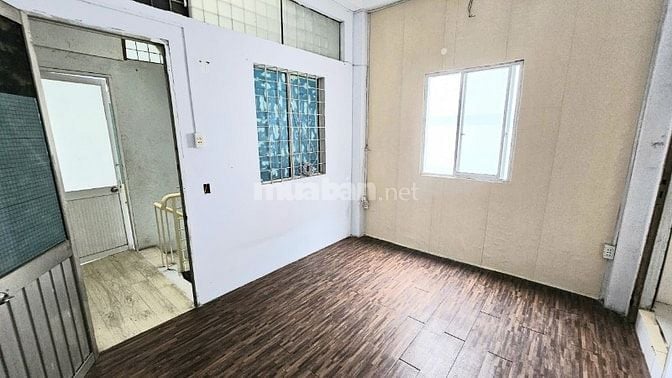 Cho thuê nhà hẻm 6m(XH) Lạc Long Quân, P.3, Q.11 giá 12tr