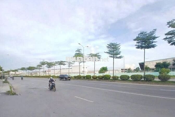 BÁN NHÀ 4 TẦNG MỚI XÂY– GẦN CHỢ -VIỆN NHIỆT ĐỚI-KCN BTL 1KM-