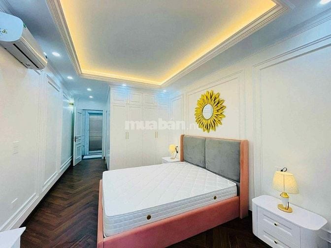 HIẾM_40M2_5 TẦNG THANG MÁY_HƠN 9 TỶ_MỚI TINH_PHỐ GIÁP BÁT _NGÃ TƯ VỌNG