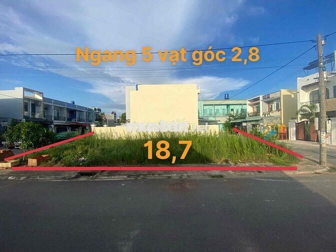 bán lô góc 3 mặt tiền khu dân cư đông đúc sầm uất