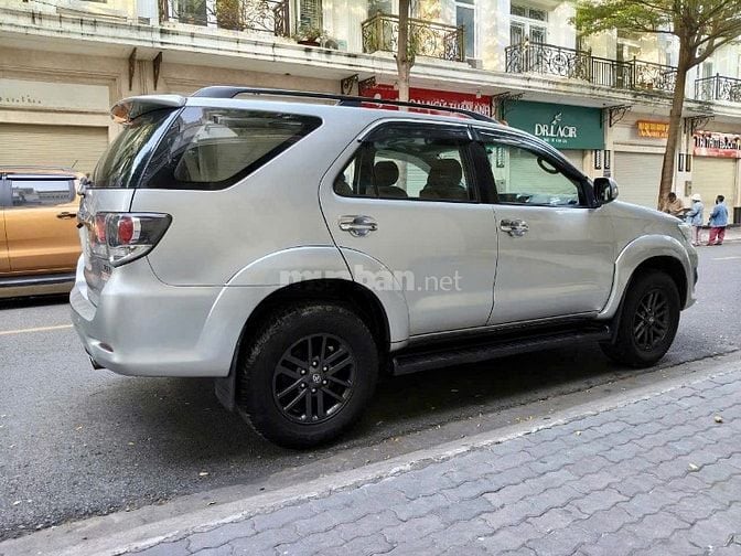Gia đình bán xe Toyota Fortuner máy diesel SX 2016