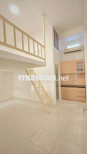 Bán CHDV có sẵn NT cạnh Điện Biên Phủ hxh 3tang 180m2 cách Q1 2p 9ty h