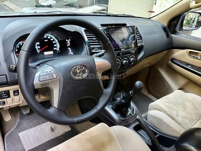 Gia đình bán xe Toyota Fortuner máy diesel SX 2016