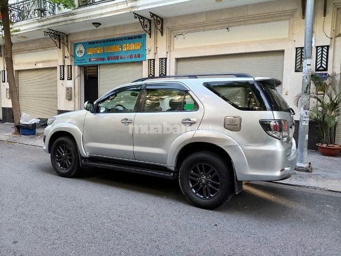 Gia đình bán xe Toyota Fortuner máy diesel SX 2016