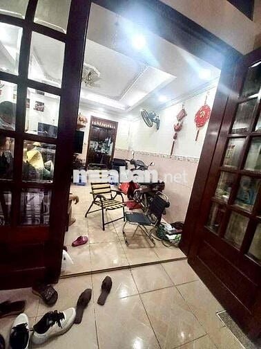 SÁT MẶT TIỀN TRƯỜNG SA - NHÀ 4 TẦNG - 32m2 ĐẤT - CHỈ 5.7 TỶ