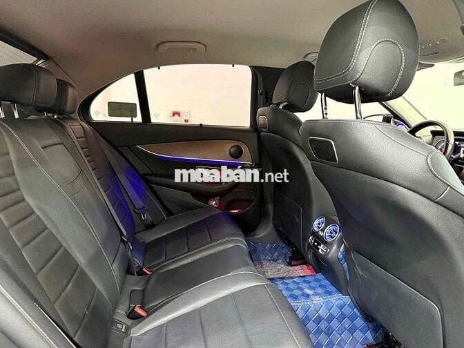 Mercedes Benz E Class 2019 E200 - 50000 km