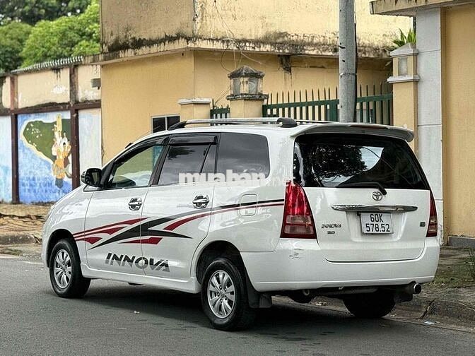 Toyota Innova 2008 J - 150000 km