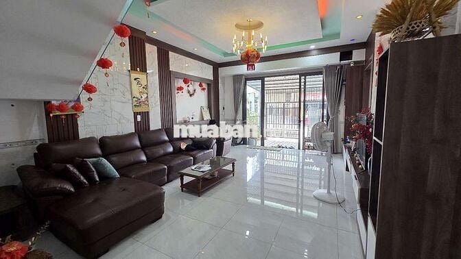 Bán nhà 1 trệt 2 lầu khu dân cư Tân Phong gần Trường THCS Tân Phong
