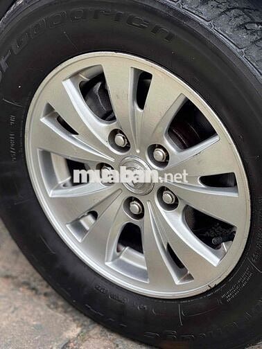 Toyota Innova 2008 J - 150000 km