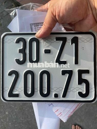 Xe mới mua đu được 242 km cần bán lại