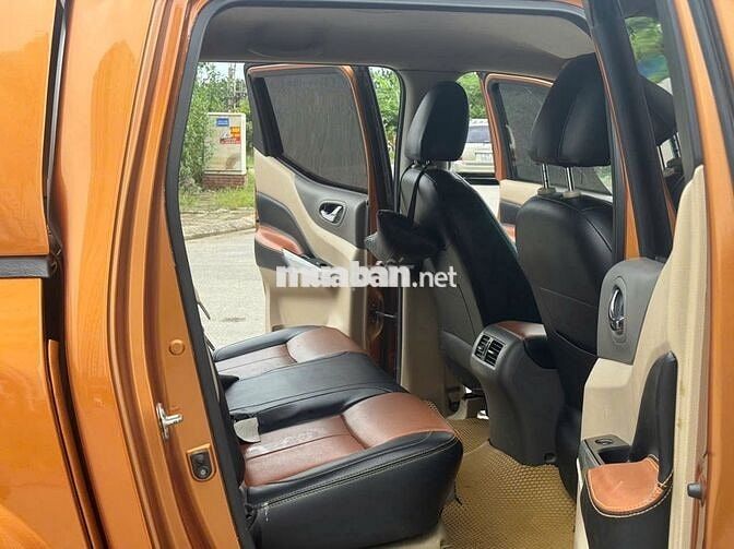 Bán xe Nissan Navara 2019 số tự động 1 cầu màu cam