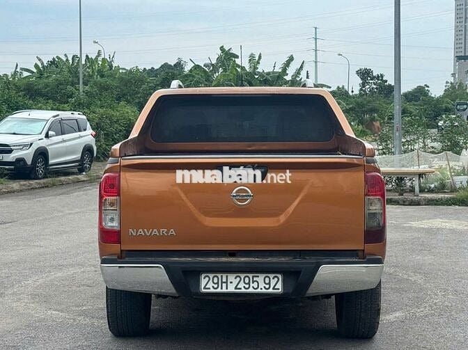 Bán xe Nissan Navara 2019 số tự động 1 cầu màu cam