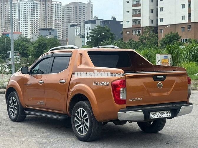 Bán xe Nissan Navara 2019 số tự động 1 cầu màu cam