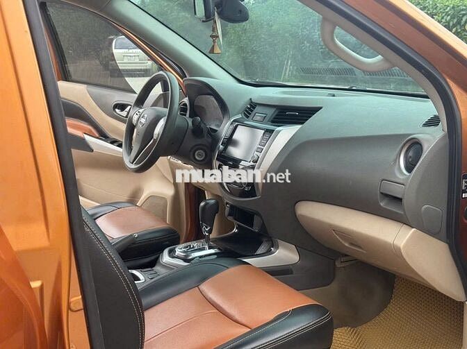 Bán xe Nissan Navara 2019 số tự động 1 cầu màu cam