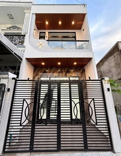 Bán nhà cách Quốc lộ 50 : 60m, Trệt ,lửng ,sân thượng : giá 1650 triệu
