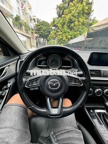Mazda 3 2018 1.5 AT Sedan - 35000 km